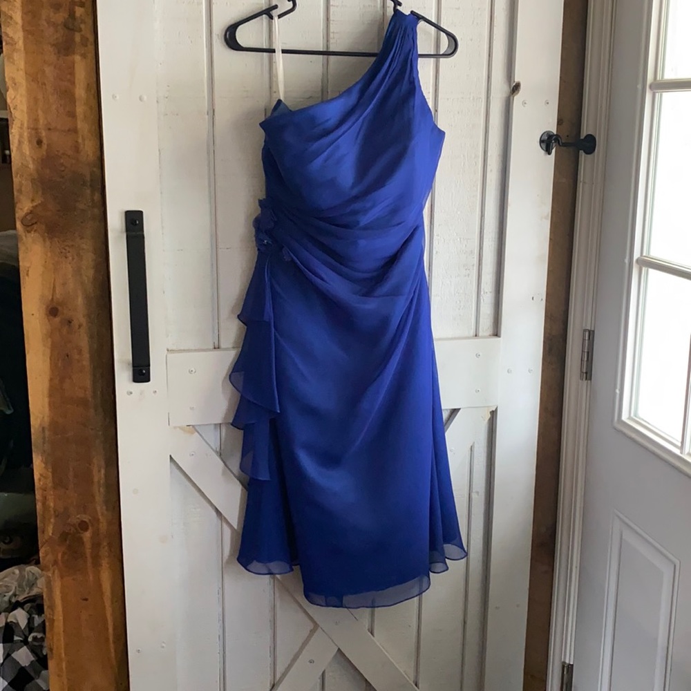 One should blue dress
